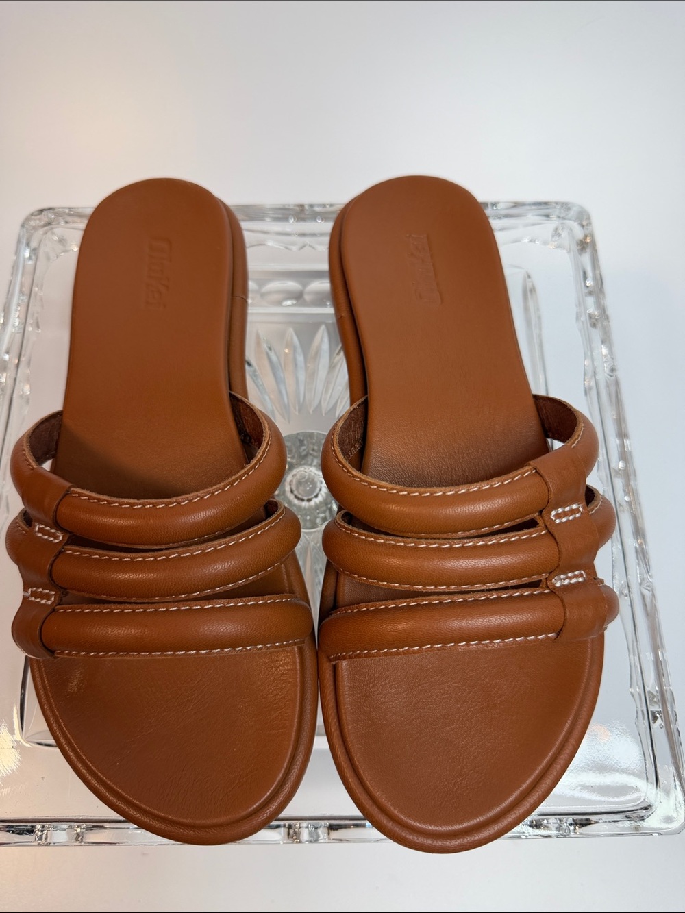 OluKai Tiare leather slide Women's Sandal in fox brown-like new condition size 7